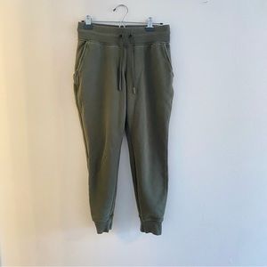 Lululemon Women’s Joggers in Olive Green
